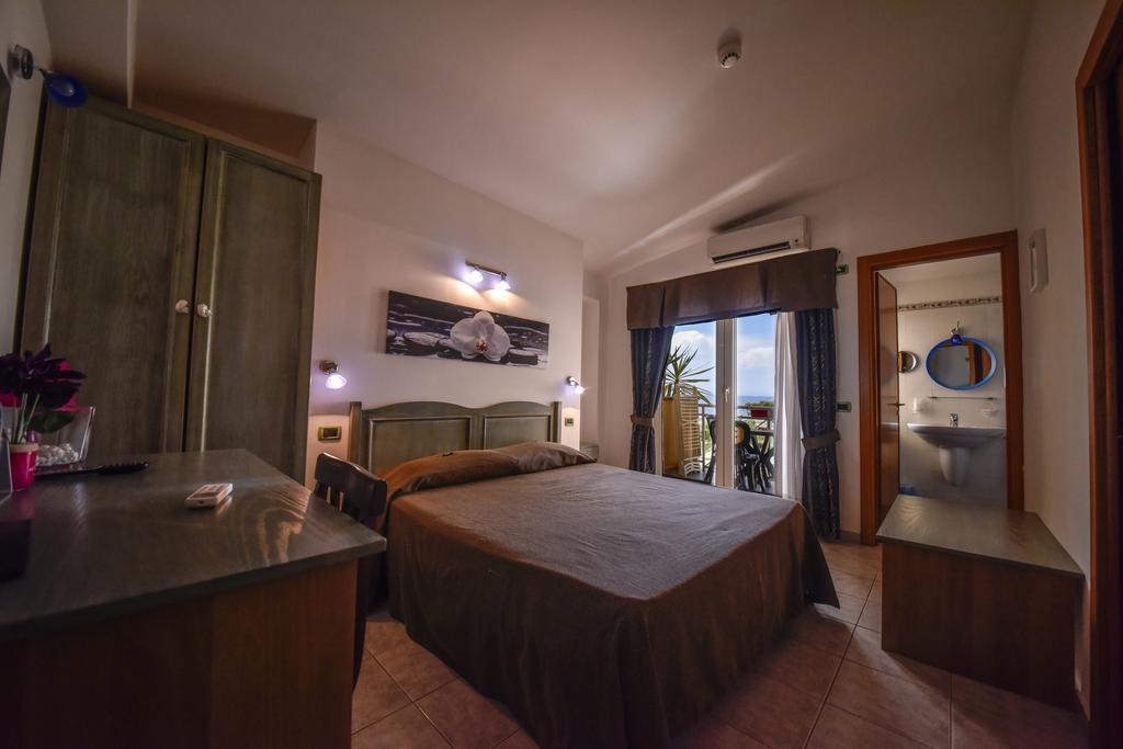 Hotel La Villa Corigliano Calabro Rum bild