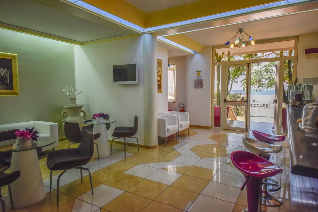Hotel La Villa Corigliano Calabro Exteriör bild