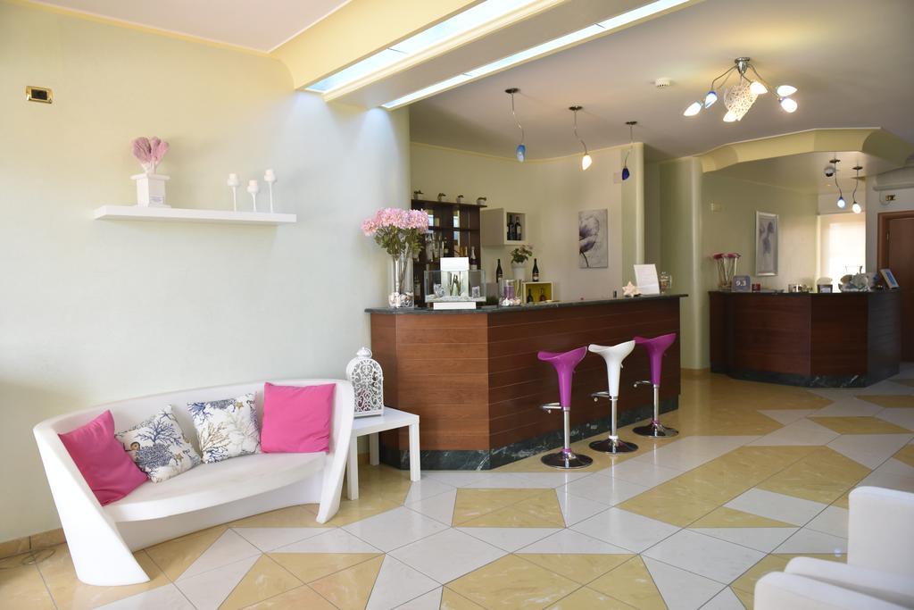 Hotel La Villa Corigliano Calabro Exteriör bild