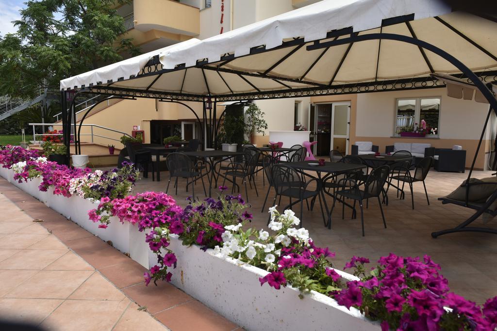 Hotel La Villa Corigliano Calabro Exteriör bild
