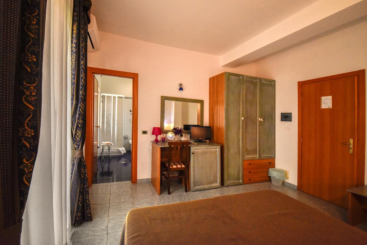 Hotel La Villa Corigliano Calabro Exteriör bild